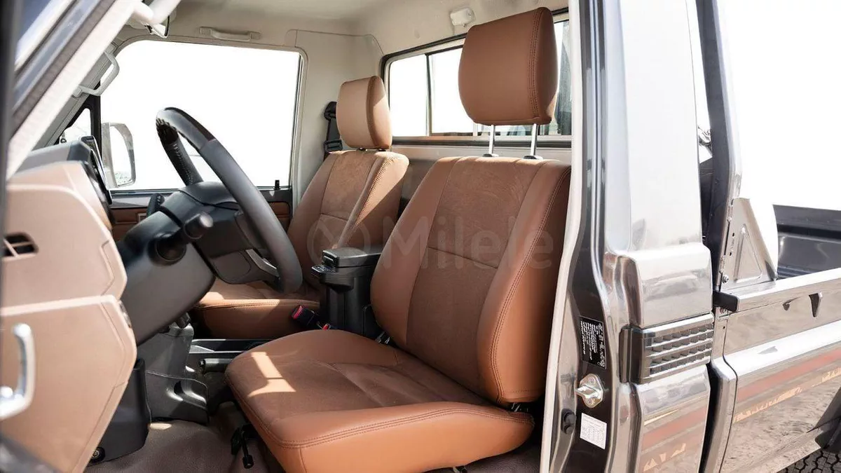 Toyota Land Cruiser Pickup 70 LX SC-10-0
