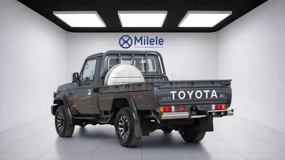 Toyota Land Cruiser Pickup 70 LX SC-6-0