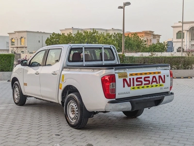 NISSAN NAVARA 2022 GCC 4X4 V4 2.5L AUTOMATIC LOW MILEAGE IN EXCELLENT CONDITION-13