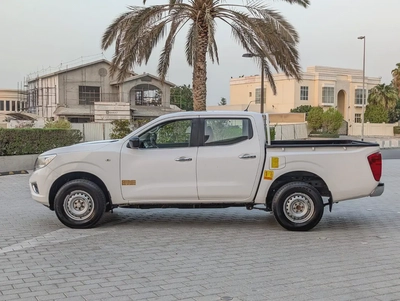 NISSAN NAVARA 2022 GCC 4X4 V4 2.5L AUTOMATIC LOW MILEAGE IN EXCELLENT CONDITION-15
