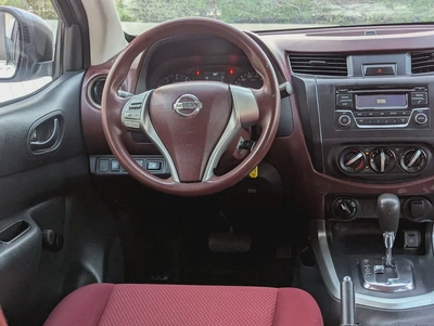 NISSAN NAVARA 2022 GCC 4X4 V4 2.5L AUTOMATIC LOW MILEAGE IN EXCELLENT CONDITION-6