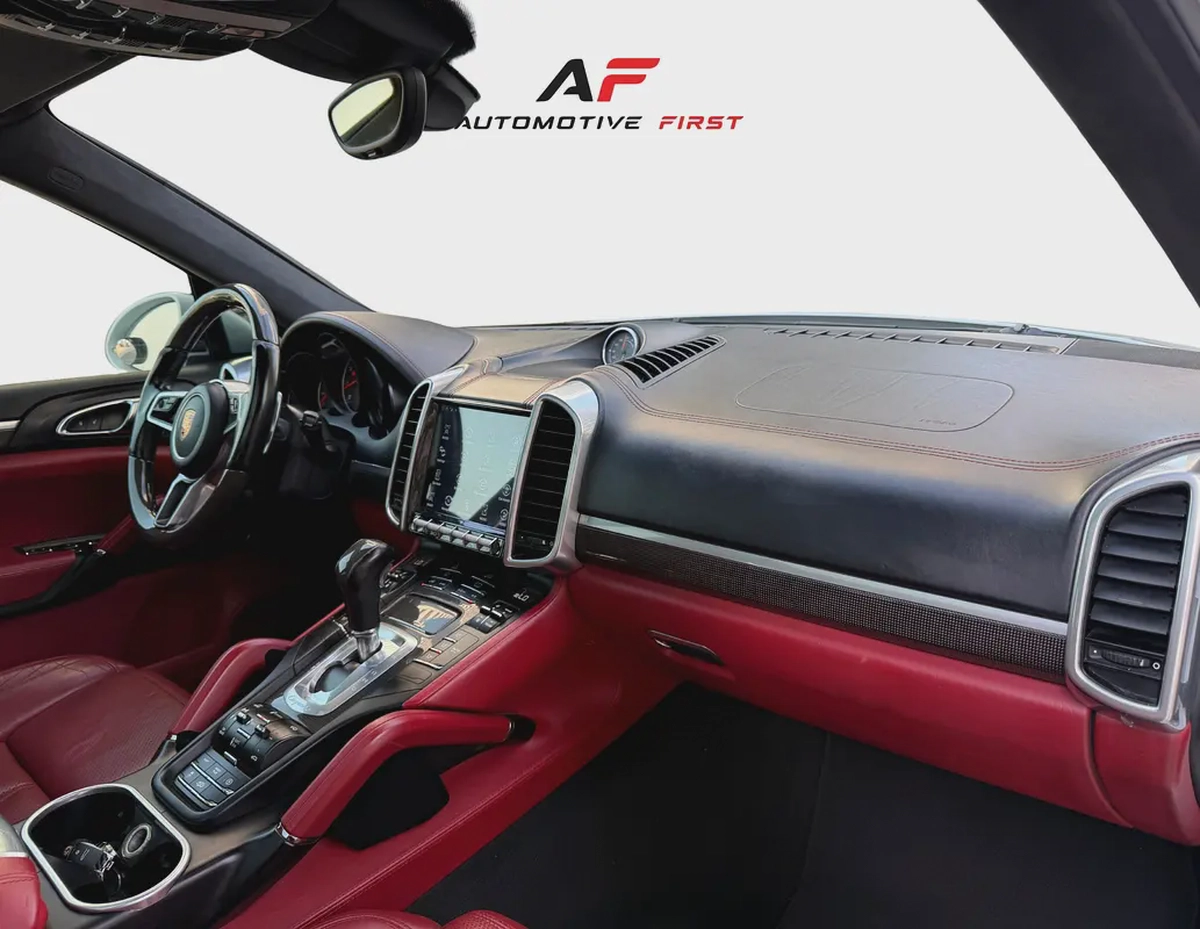 2016 Porsche Cayenne GTS | GCC Specs