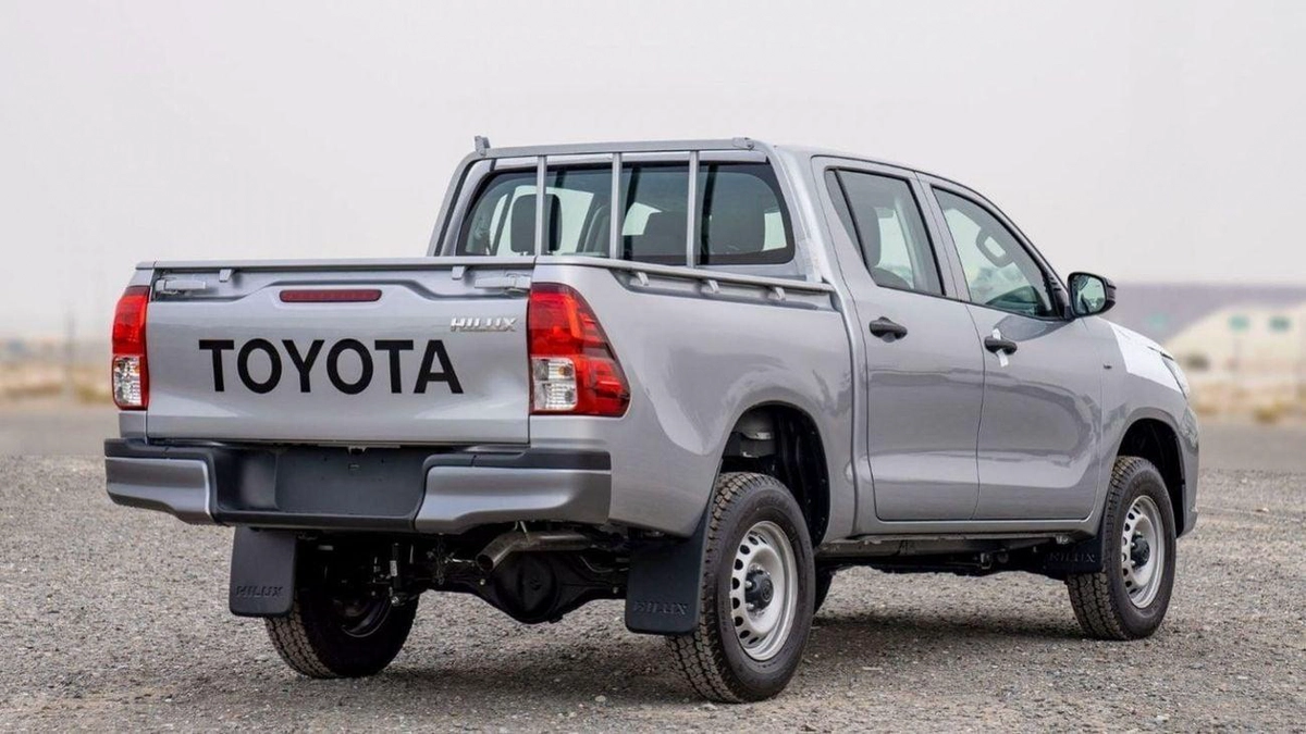 Toyota Hilux (LHD) TOYOTA HILUX DC 2.4D MT 4X4 P.WINDOW MY2025 – SILVER-5-5