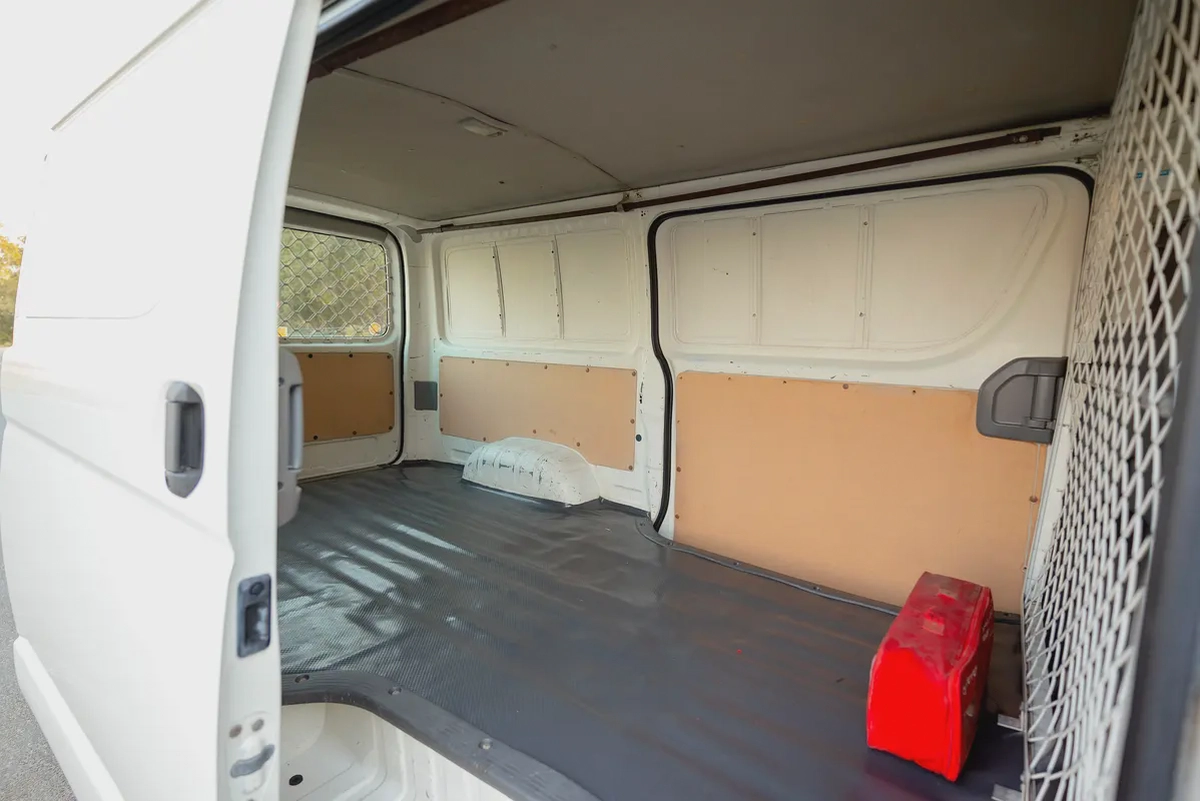 Toyota Hiace Standard Roof | Delivery Van | GCC Specs | Ref#T42275-7-7
