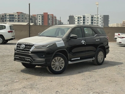 2025 TOYOTA FORTUNER 4.0 V BLACK | BEIGE-0