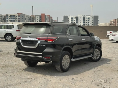2025 TOYOTA FORTUNER 4.0 V BLACK | BEIGE-3