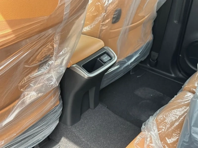2025 TOYOTA FORTUNER 4.0 V BLACK | BEIGE-8