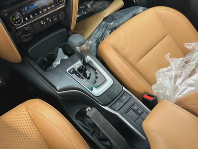 2025 TOYOTA FORTUNER 4.0 V BLACK | BEIGE-12