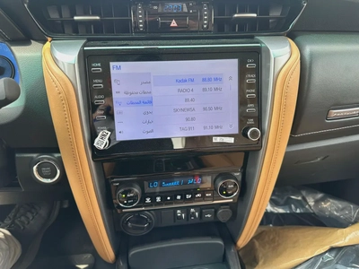 2025 TOYOTA FORTUNER 4.0 V BLACK | BEIGE-13