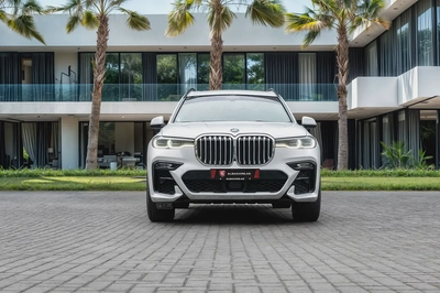 3,917 P.M | 0% Downpayment | X7 40i M Sport | BMW Warranty 2027!-3