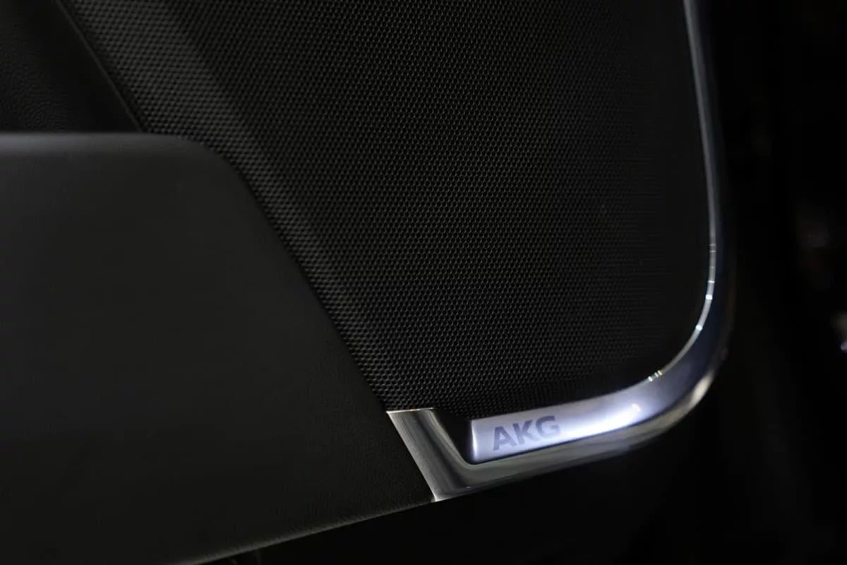 Cadillac Escalade ESV Sport Platinum-4-4