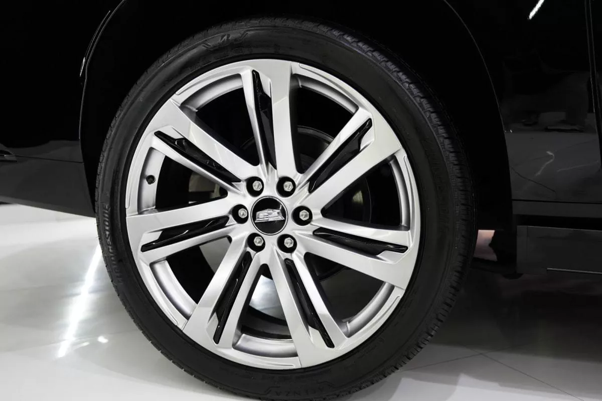 Cadillac Escalade ESV Sport Platinum-16-16