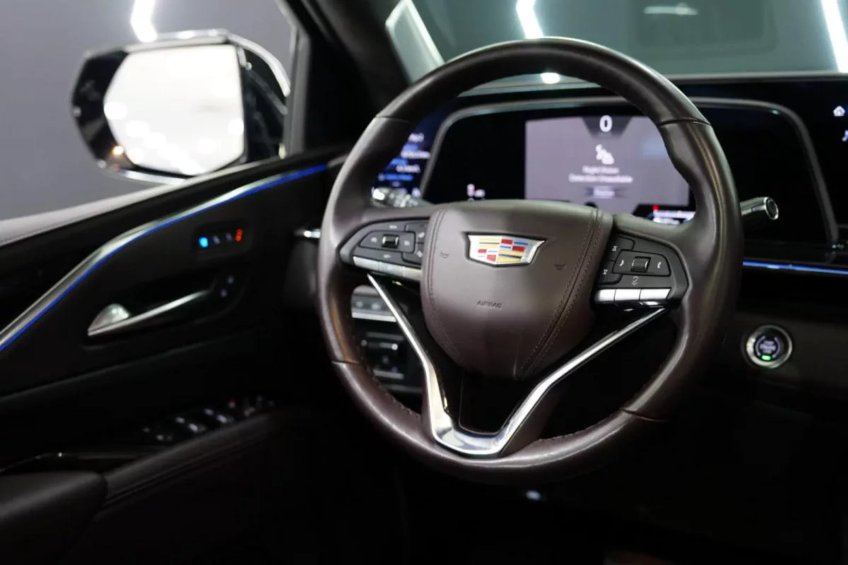 Cadillac Escalade ESV Sport Platinum-3-3