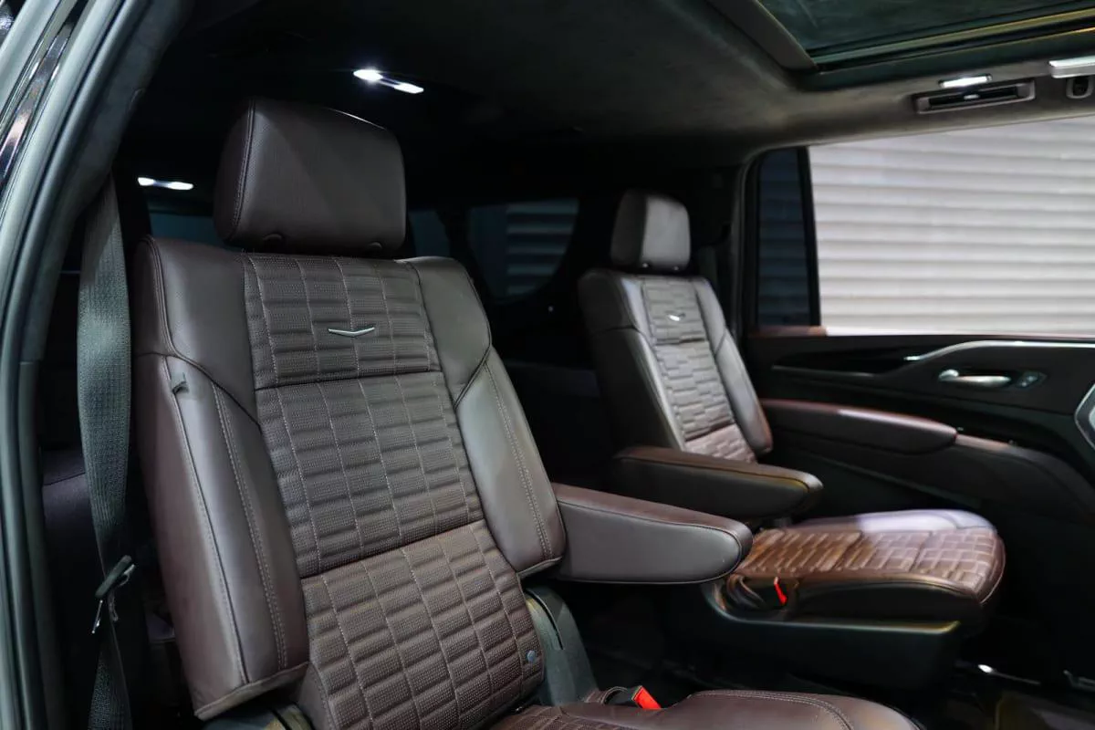 Cadillac Escalade ESV Sport Platinum-2-2