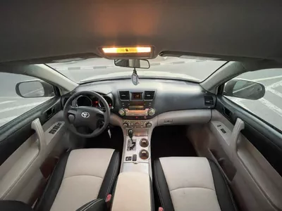 Toyota Highlander BASE 2012 Toyota Highlander 4x4 - 3.5L V6 MidOption+ 7 Leather Seats Great Condition --9
