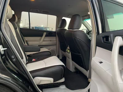 Toyota Highlander BASE 2012 Toyota Highlander 4x4 - 3.5L V6 MidOption+ 7 Leather Seats Great Condition --13