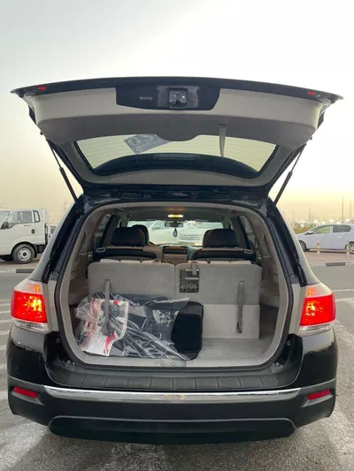 Toyota Highlander BASE 2012 Toyota Highlander 4x4 - 3.5L V6 MidOption+ 7 Leather Seats Great Condition --8