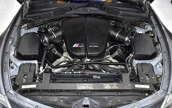 BMW M6 Convertible ( 2008 Model ) in Gray Color American Specs