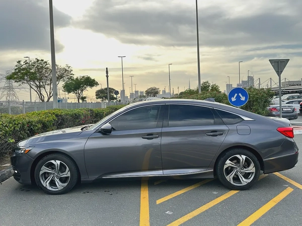 951/- AED EMI 1.5L turbo 2018 Honda Accord EX PLUS - GCC Specs - Excellent Condition