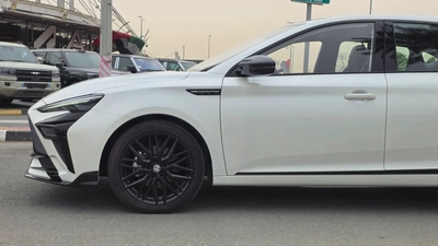 MG MG6 X-LINE (White)-4