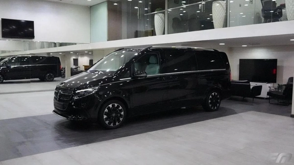 New Mercedes Benz V300 2025