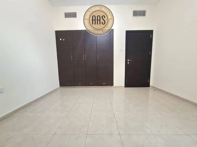 In prime location huge 2bhk with Balcony Wardrobes-10