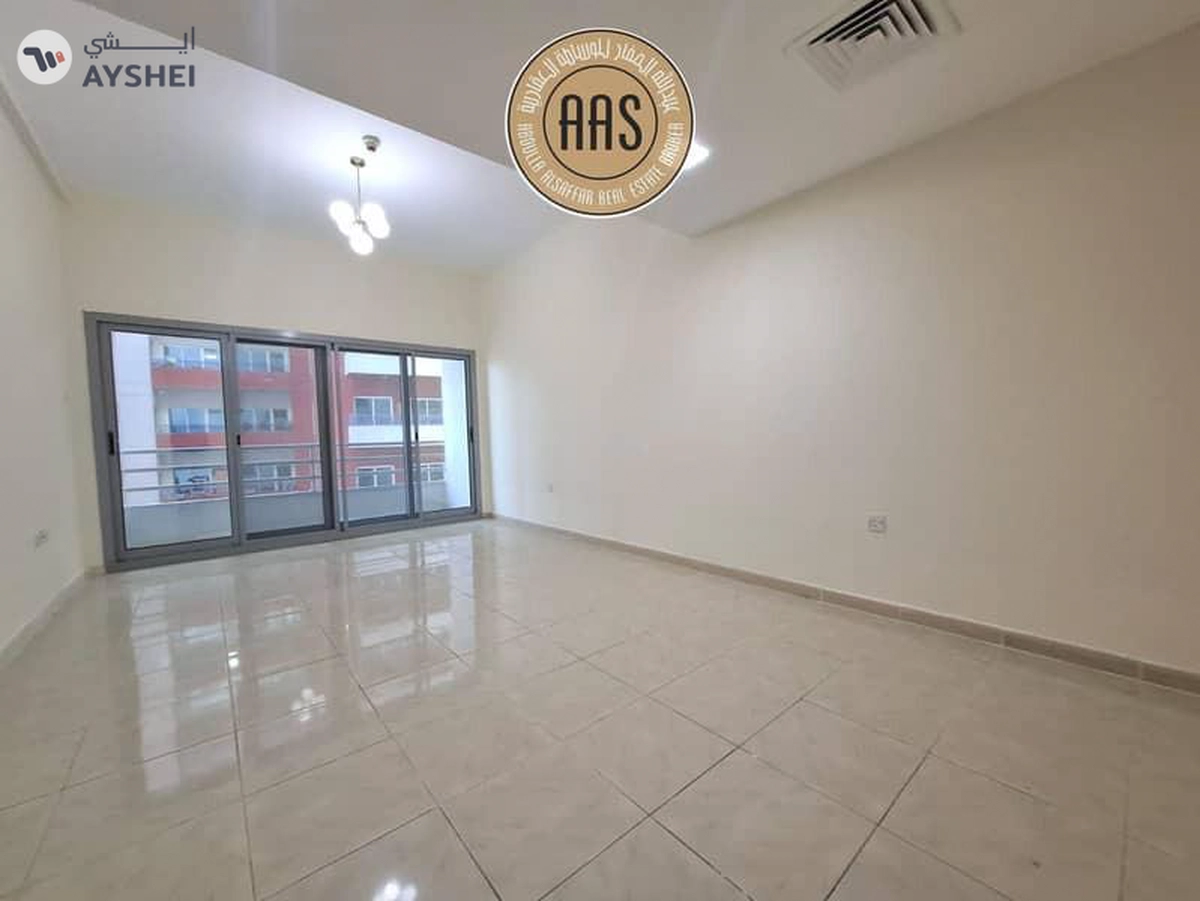 In prime location huge 2bhk with Balcony Wardrobes-3-3