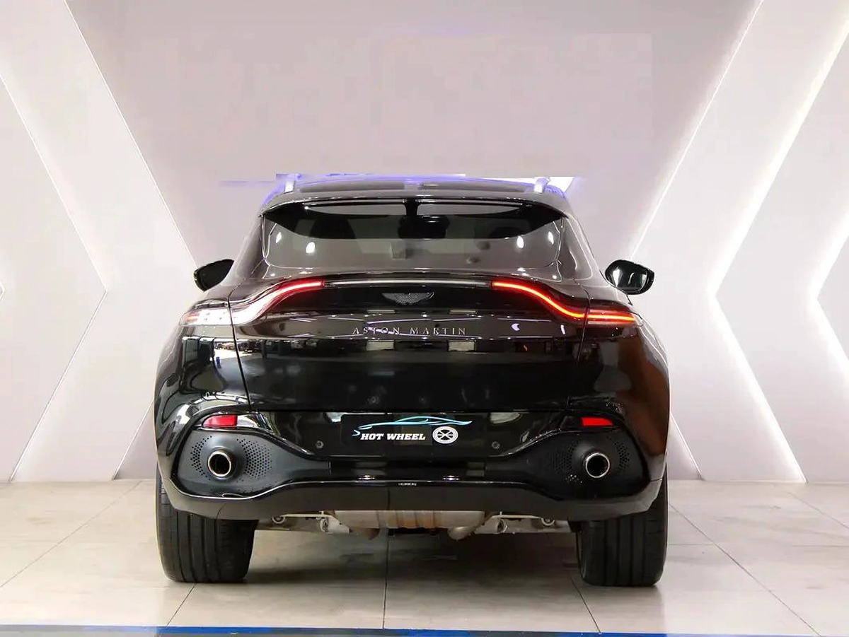 2022 - Aston Martin DBX 550 - Low mileage-10-10