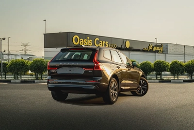 Volvo XC60 B5 FWD MOMENTUM 2022 Low Mileage GCC-3