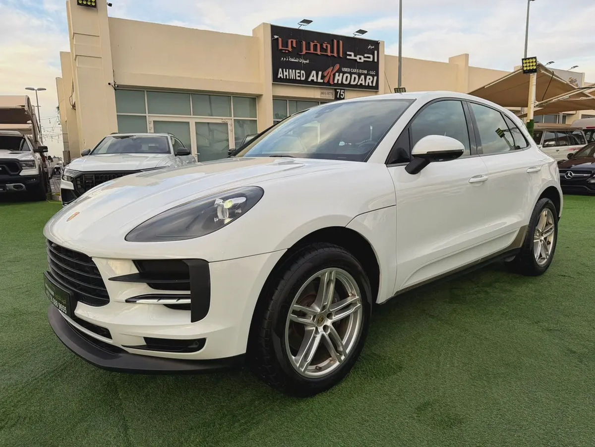 (2020) PORSCHE //MACAN// GCC FULL OPTION -ORIGINAL PAINT--1-1
