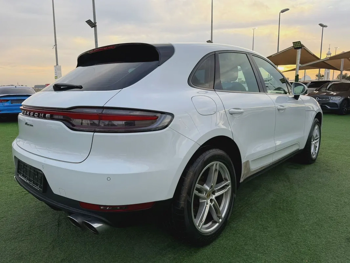 (2020) PORSCHE //MACAN// GCC FULL OPTION -ORIGINAL PAINT--4-4