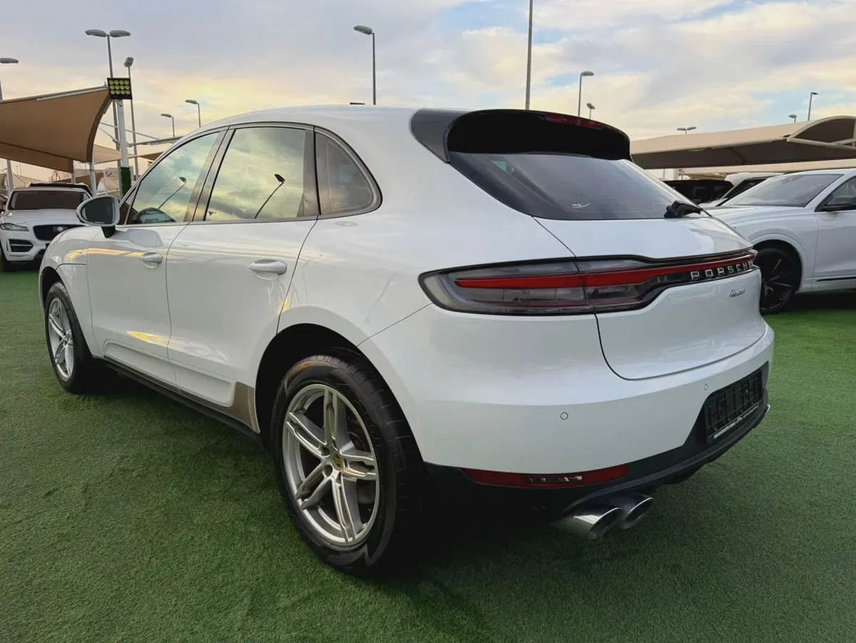 (2020) PORSCHE //MACAN// GCC FULL OPTION -ORIGINAL PAINT--6-6