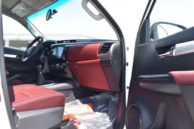 Toyota Hilux SGLX 2.7L V4 PETROL MANUL-11