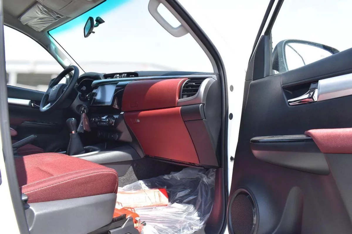 Toyota Hilux SGLX 2.7L V4 PETROL MANUL-11-0