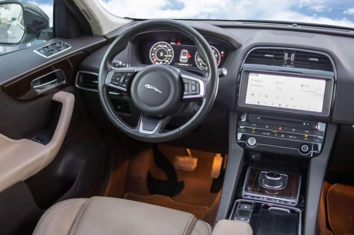 Jaguar F-PACE Prestige 2020 GCC specs-9-0
