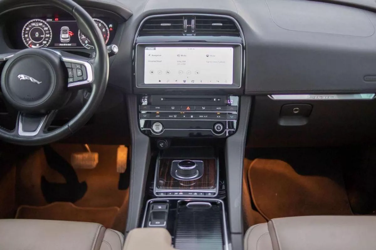 Jaguar F-PACE Prestige 2020 GCC specs-13-0