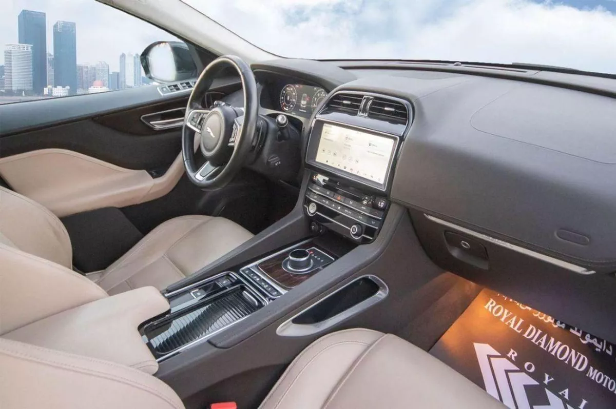 Jaguar F-PACE Prestige 2020 GCC specs-20-0