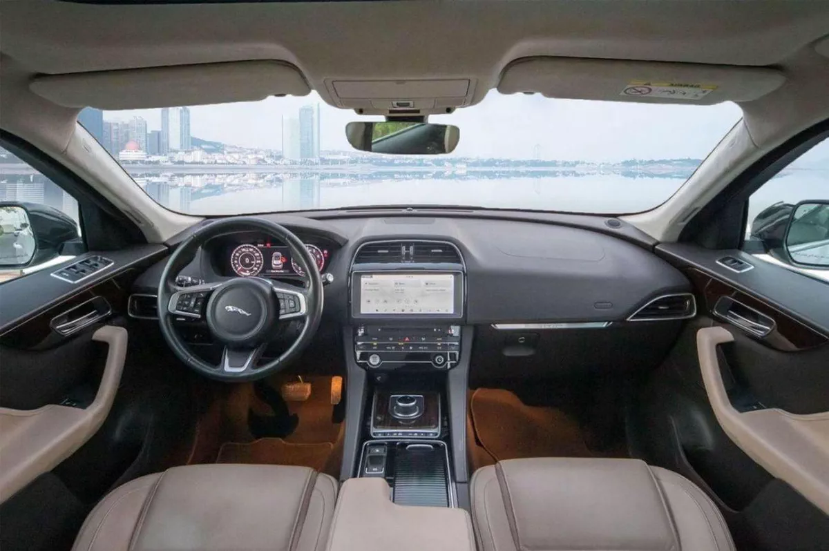 Jaguar F-PACE Prestige 2020 GCC specs-8-0