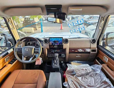 Toyota Land Cruiser Pick Up LX-Z1 LC79 / DOUBLE CABIN AUTOMATIC / 2.8L DIESEL V4 4WD / LETAHER WITH REAR CAMERA / (CODE # LX-Z1)-9