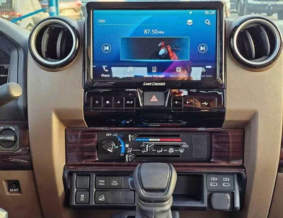 Toyota Land Cruiser Pick Up LX-Z1 LC79 / DOUBLE CABIN AUTOMATIC / 2.8L DIESEL V4 4WD / LETAHER WITH REAR CAMERA / (CODE # LX-Z1)-11