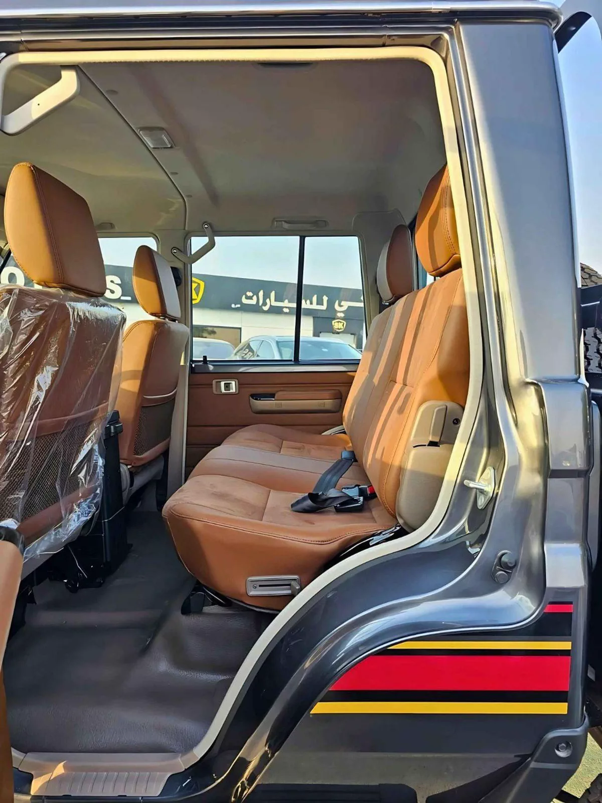 Toyota Land Cruiser Pick Up LX-Z1 LC79 / DOUBLE CABIN AUTOMATIC / 2.8L DIESEL V4 4WD / LETAHER WITH REAR CAMERA / (CODE # LX-Z1)-7-0