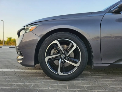 Honda Accord Sport 2020 US Specs - Low Mileage  Pristine Condition Perfect Family Sedan-6