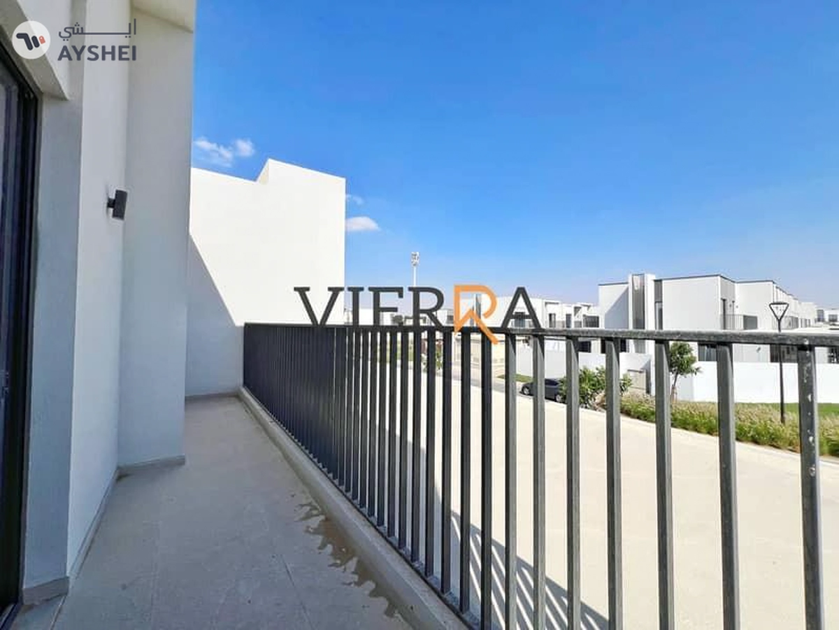 Brand New l Spacious l Prime Location-22-22