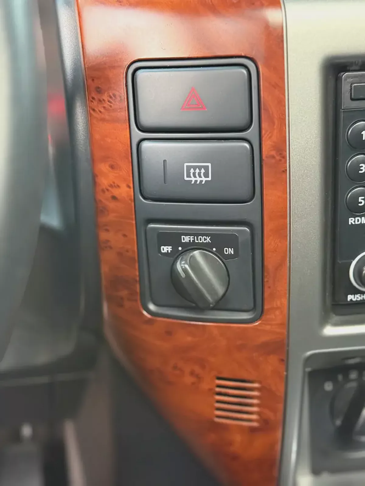 Nissan Patrol Safari 2021 GCC - Good Condition-13-13