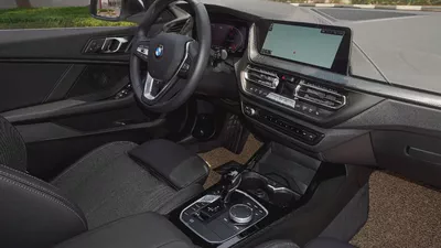 BMW 120i 2024!! KOREAN SPECS!! LOW MILEAGE !! TWO YEARS WARRANTY!!-13
