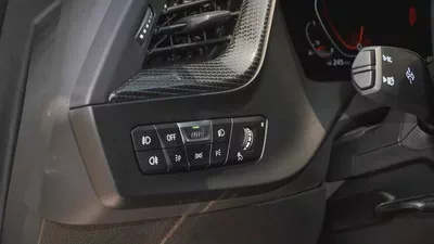 BMW 120i 2024!! KOREAN SPECS!! LOW MILEAGE !! TWO YEARS WARRANTY!!-8
