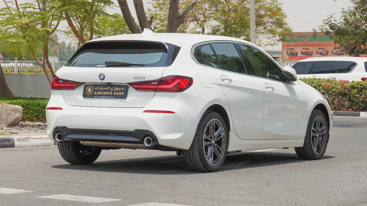 BMW 120i 2024!! KOREAN SPECS!! LOW MILEAGE !! TWO YEARS WARRANTY!!-14-14