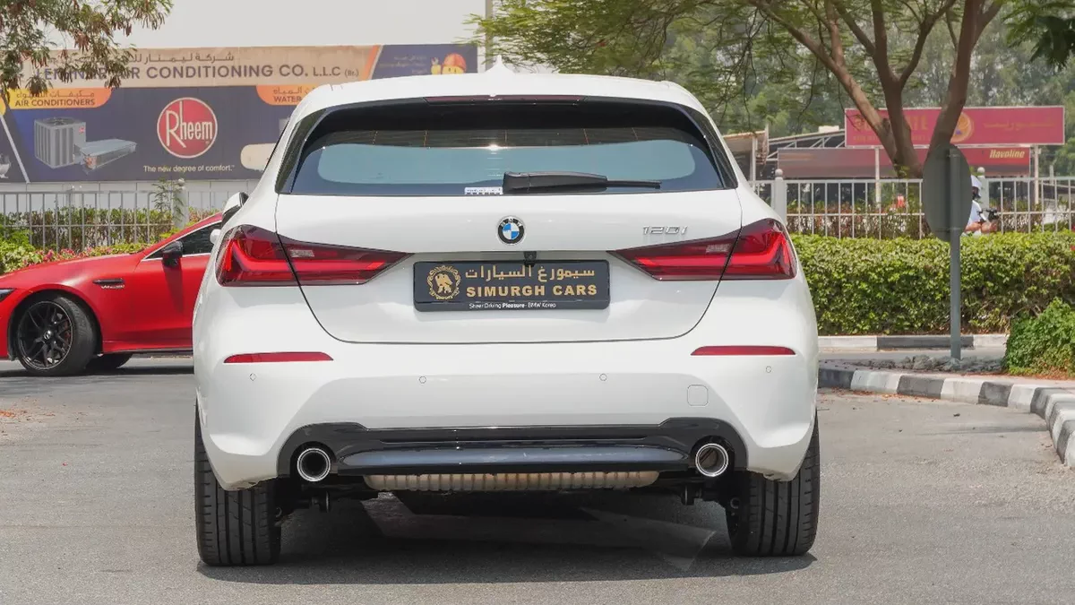BMW 120i 2024!! KOREAN SPECS!! LOW MILEAGE !! TWO YEARS WARRANTY!!-15-15
