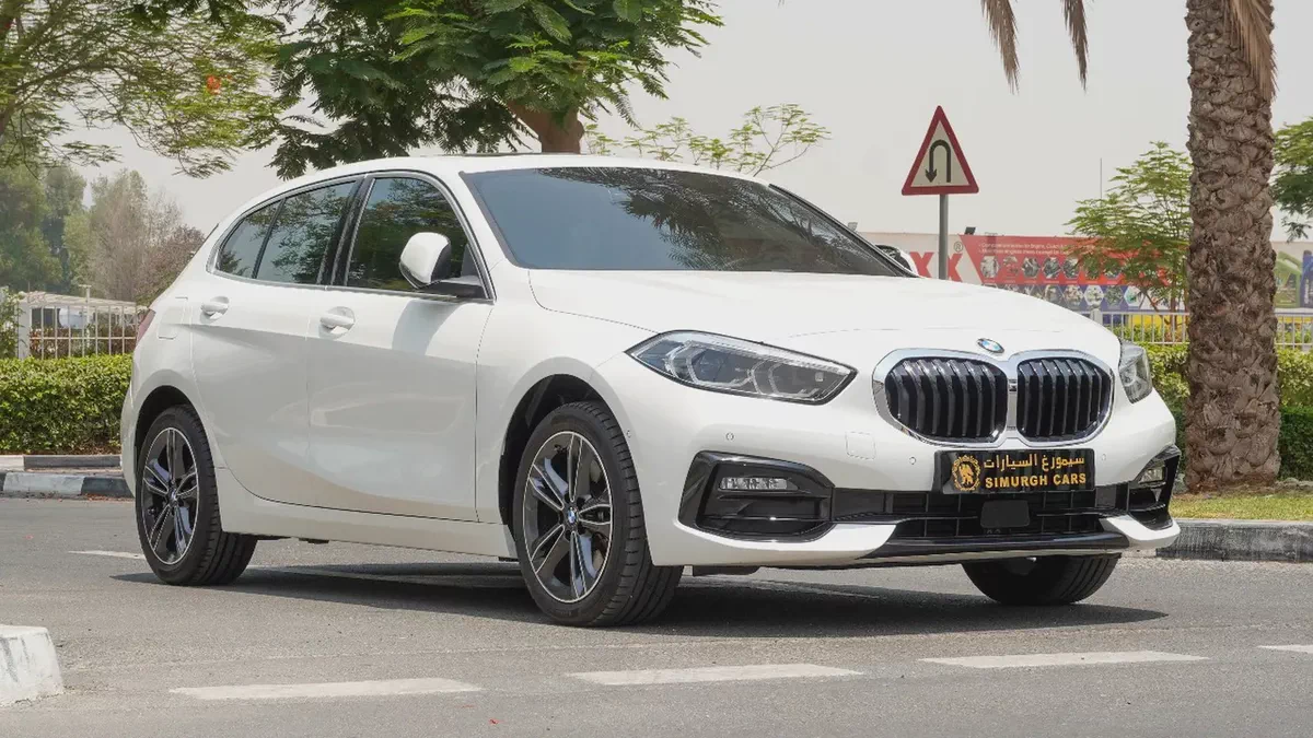 BMW 120i 2024!! KOREAN SPECS!! LOW MILEAGE !! TWO YEARS WARRANTY!!