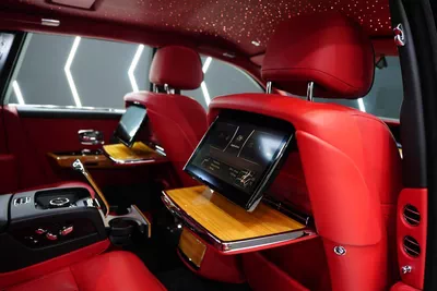 Rolls-Royce Phantom VIII-12
